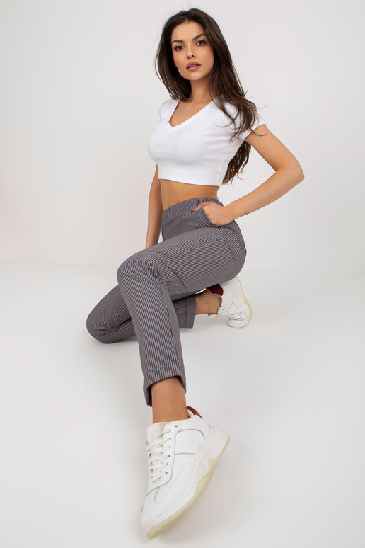 Lilla riidest triibulised püksid ilma...