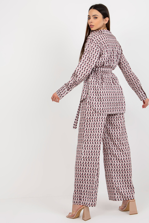 Beeži ja roosa kolmeosaline vabaaja... Beeži ja roosa kolmeosaline vabaaja...