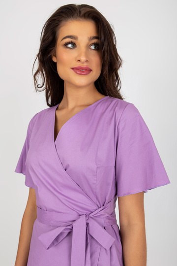 Helelilla volangidega...