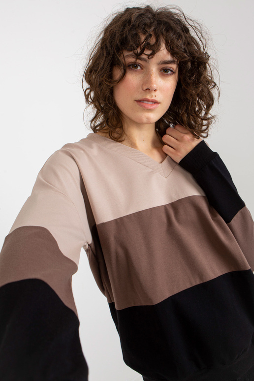 Beež ja must naiste V-kaelusega...