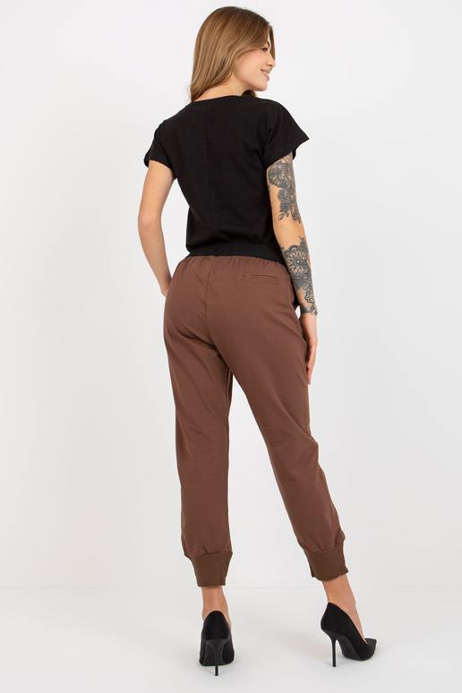 Pruunid lihtsad taskutega dressipüksid