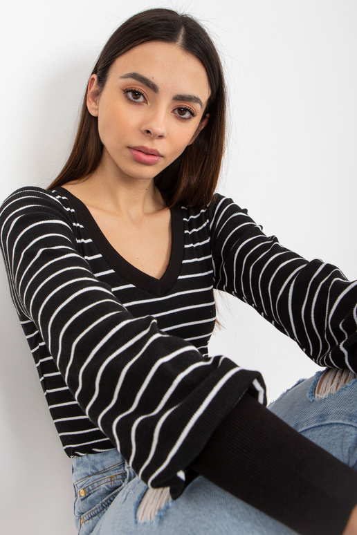 Musta ja valge triibuline pluus BASIC...