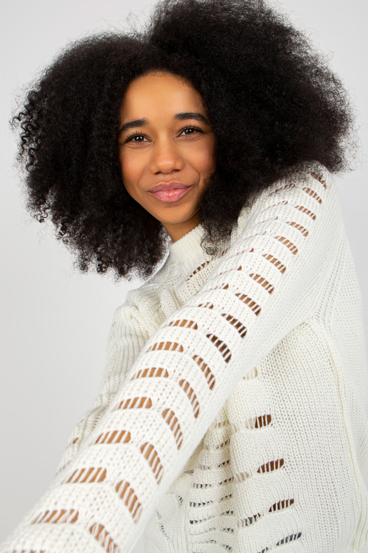 Ecru naiste ülisuur ažuurse mustriga...