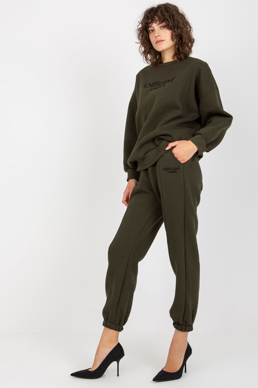 Khaki kaheosaline plaastritega... Khaki kaheosaline plaastritega...