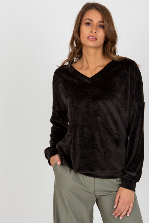 Must veluurist kapuutsita V-kaelusega...