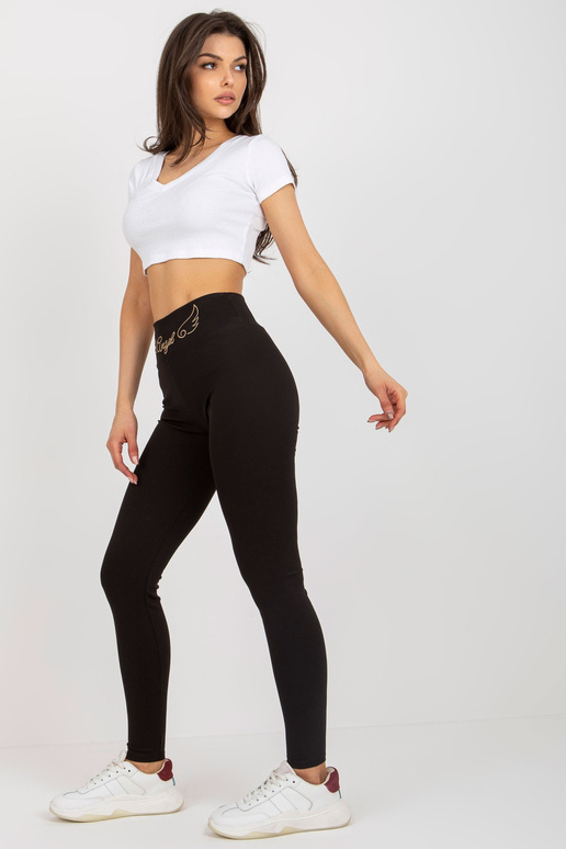 Mustad soonikkoes retuusid, mille...