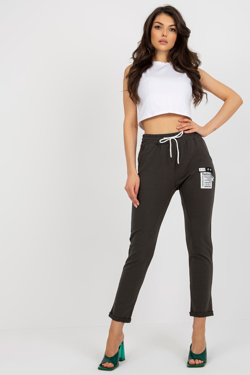 Khaki värvi naiste dressipüksid...