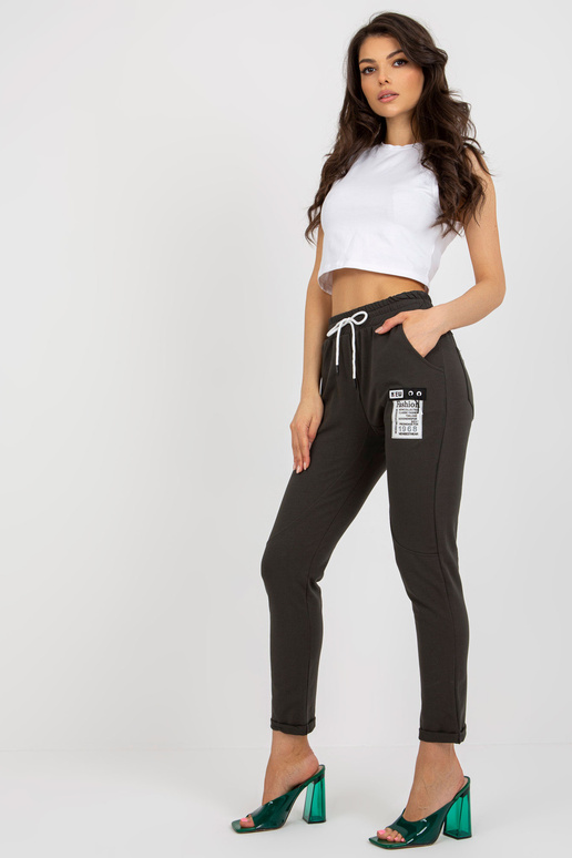 Khaki värvi naiste dressipüksid...