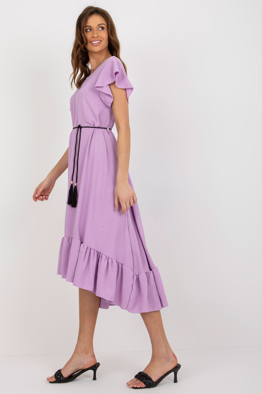 Helelilla midi-kleit volangide ja... Helelilla midi-kleit volangide ja...