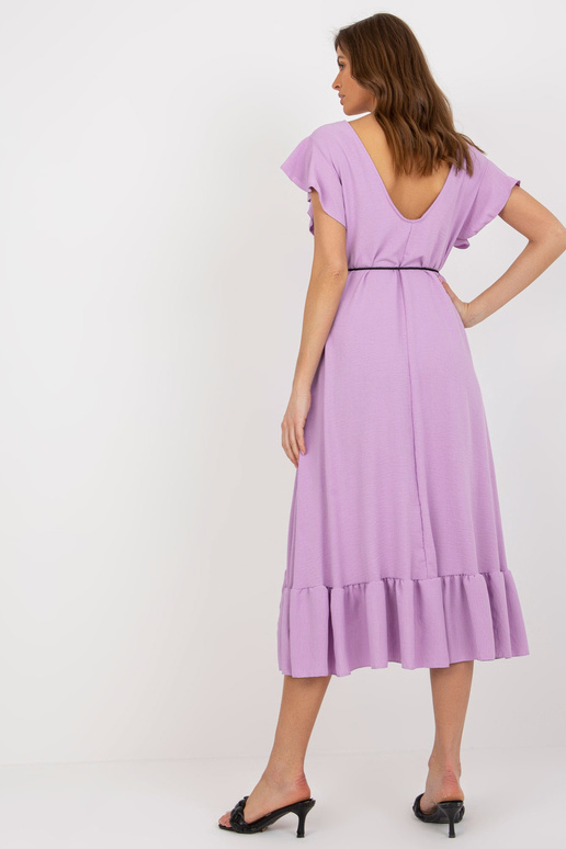 Helelilla midi-kleit volangide ja... Helelilla midi-kleit volangide ja...