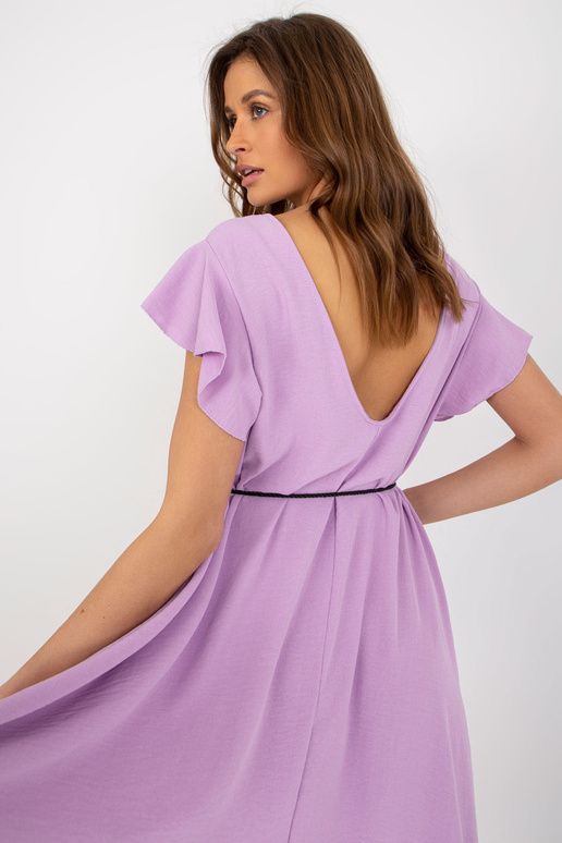 Helelilla midi-kleit volangide ja... Helelilla midi-kleit volangide ja...