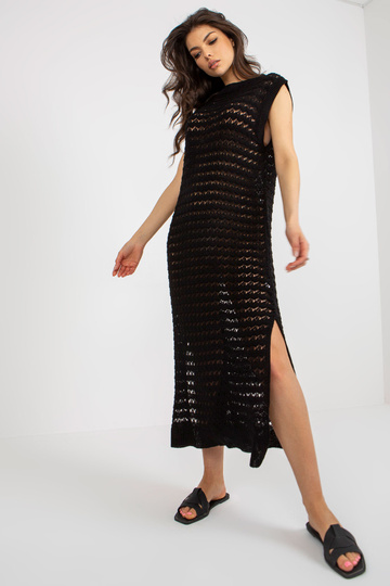 Must lõhikutega kootud... 2