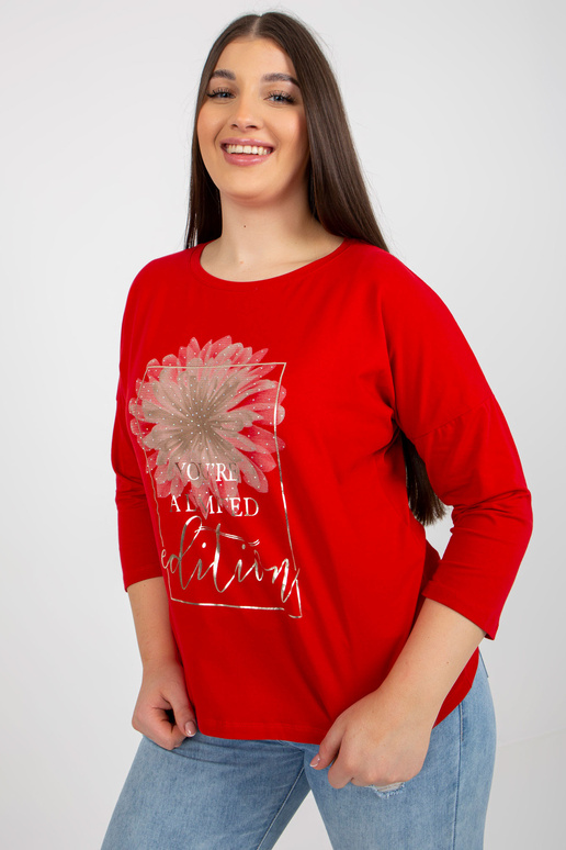 Punane naiste suures suuruses pluus...