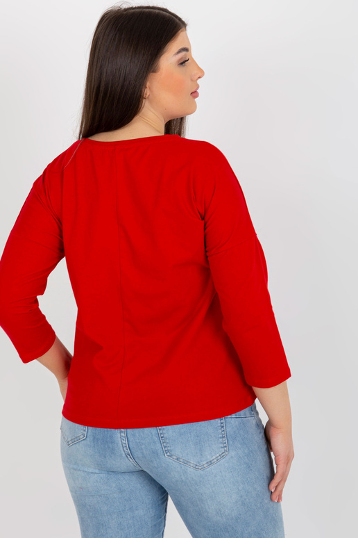 Punane naiste suures suuruses pluus...