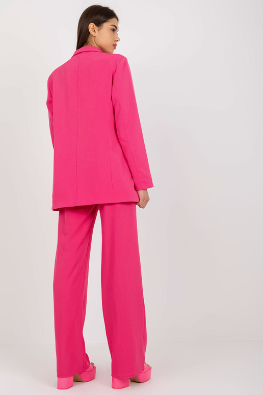 Tumeroosa laigudega naiste ülisuur...