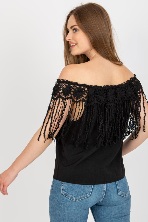 Must suvine hispaania pitsiga pluus