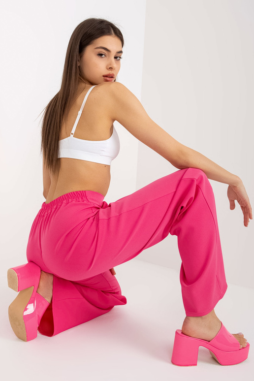 Ülikonnast laiad tumeroosad taskutega... Ülikonnast laiad tumeroosad taskutega...