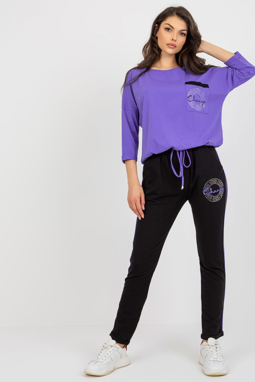 Lilla kaheosaline aplikatsiooniga... Lilla kaheosaline aplikatsiooniga...