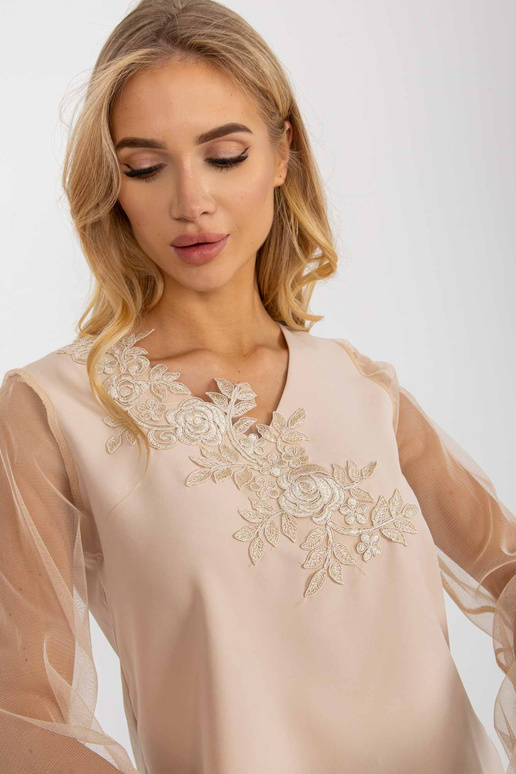 Beež elegantne pitsiga pidulik pluus