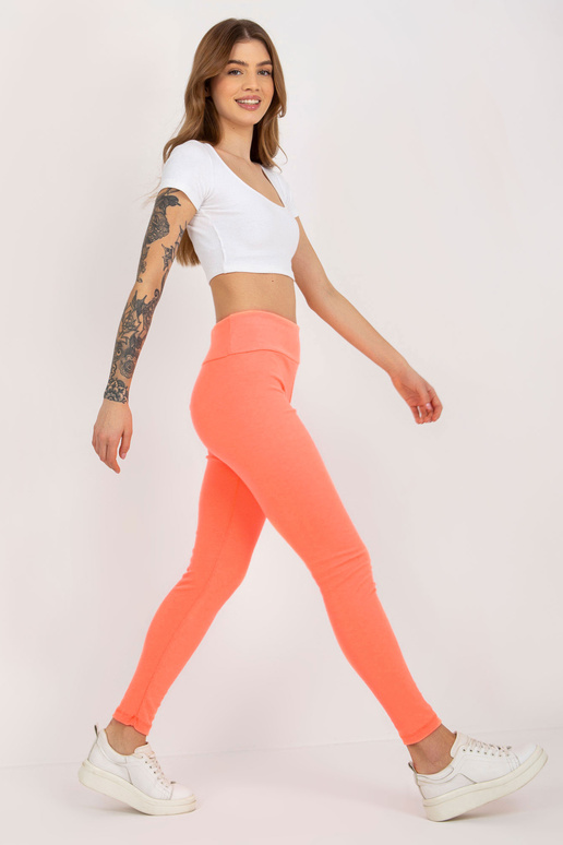 Fluo oranžid vabaaja retuusid...