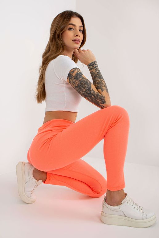 Fluo oranžid vabaaja retuusid...