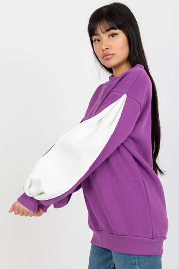 Lilla kapuutsita lõhikutega...