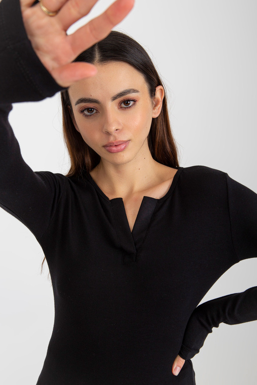 Must viskoosist vabaaja pluus...