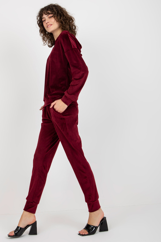 Burgundia naiste veluurkomplekt... Burgundia naiste veluurkomplekt...