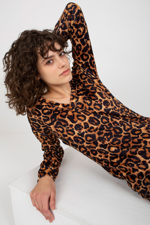 Tumebeeži ja musta värvi naiste... Tumebeeži ja musta värvi naiste...