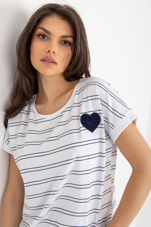 Valge ja tumesinine plaastriga naiste...