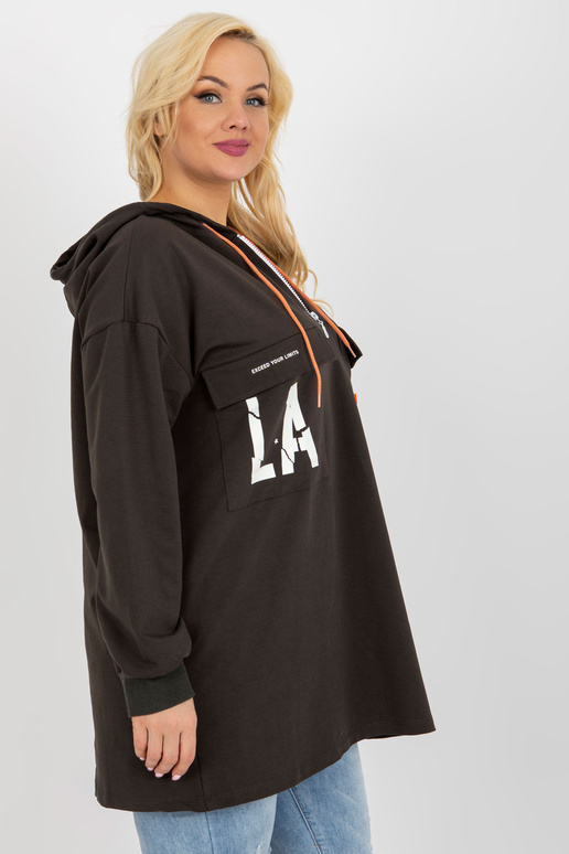 Khakivärvi pikem pluss suuruses...