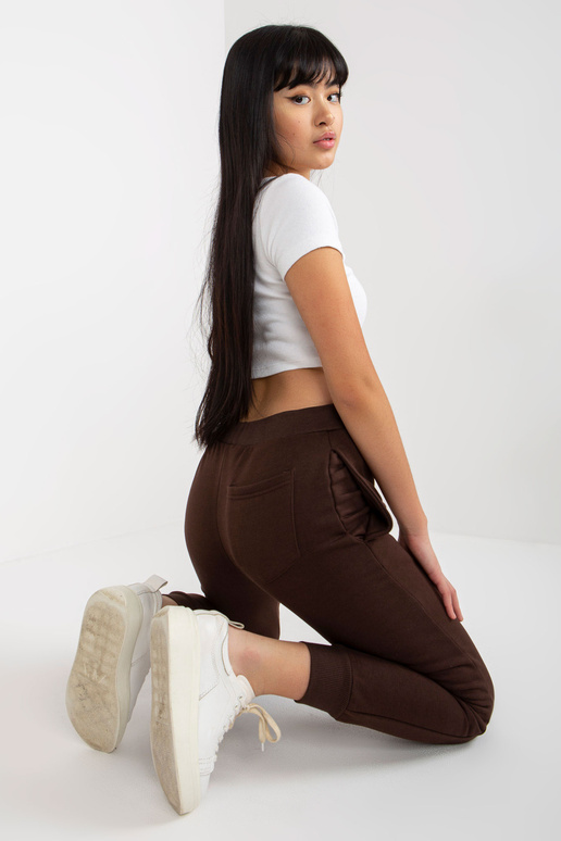 Pruunid soojendusega dressipüksid...