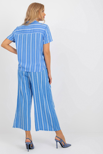 Sinise triibuline kraega... 2