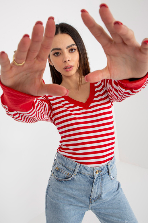 Punase ja valge soonikuga põhipluus...