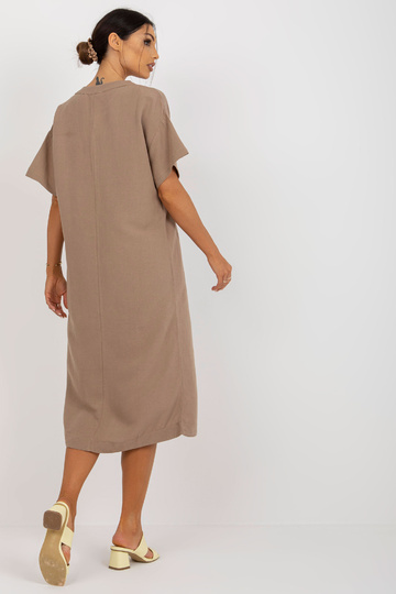 Tumebeež lühikeste... 2