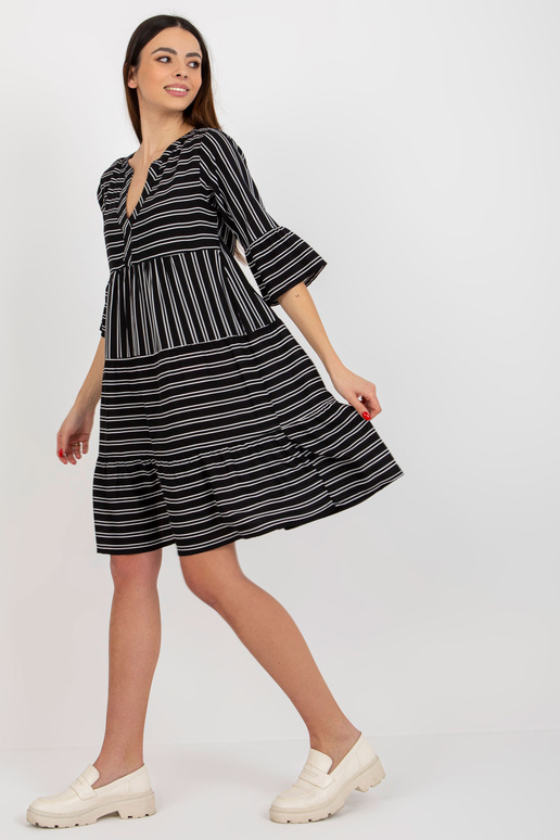 Must avara triibuline volangiga kleit...