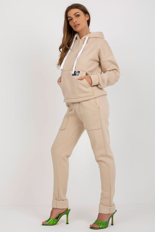 Beež naiste dressikomplekt sirgete... Beež naiste dressikomplekt sirgete...