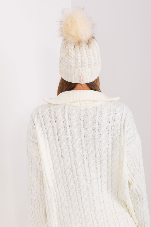 Czapka- JK-CZ-10.51 valge värv