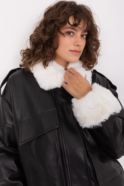 Jope-NM-KR-DA-0831.99P-must-valge