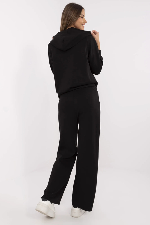 Kaheosaline komplekt.68-must