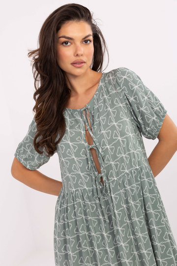 Pistatsia värvi kleit