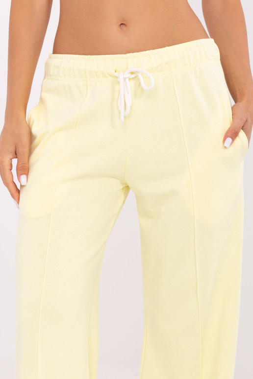 Heledat kollased spordipüksid