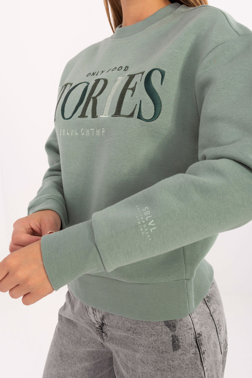 Pistatsia värvi sviiter