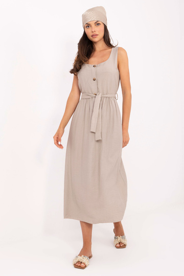 Kleit tumedalt beežikas...