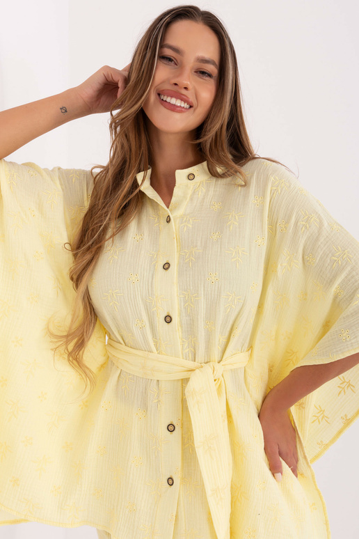 Hele kollane riietus