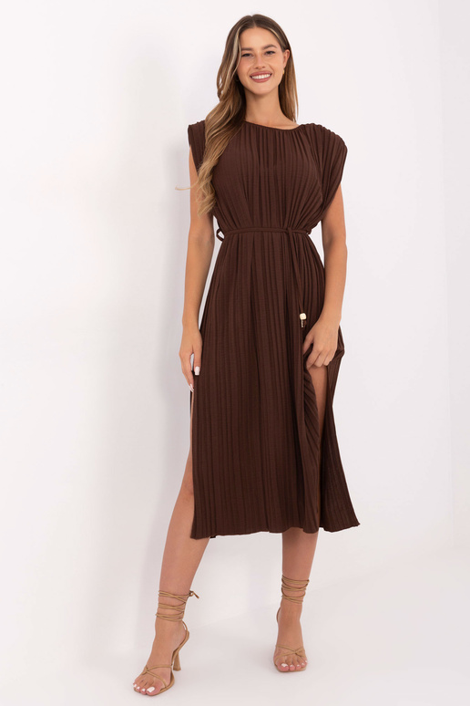 Tumedalt pruun kleit