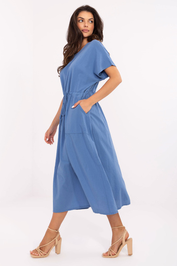 Kleit tumedalt sinine...