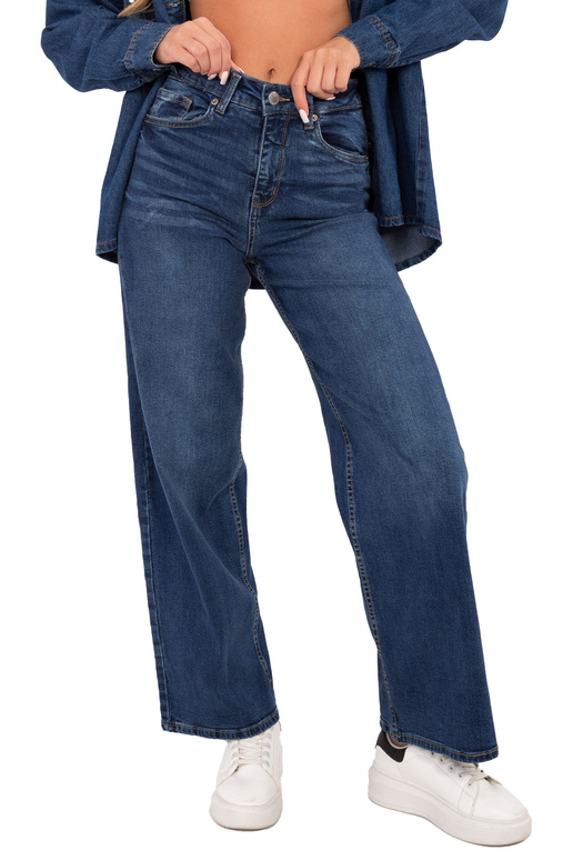 Tumedalt sinised püksid