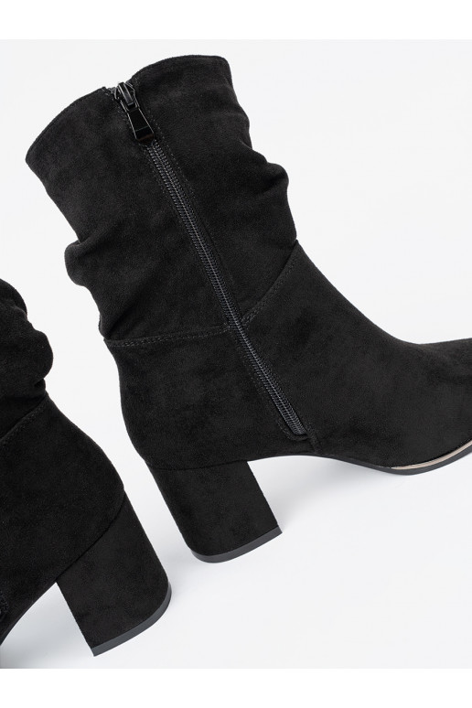 Naiste poolsaapad  Mustad z eleganckim marszczeniem