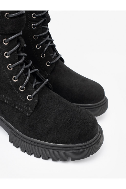 Must saapad neetide ja pandlaga i m